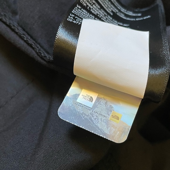 The North Face Men’s Field Cargo Pants In Black - Picture 7 of 7